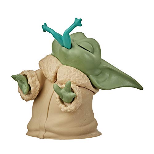 Hasbro Star Wars The Bounty Collection 2.2-Inch The Mandalorian “Baby Yoda” Froggy Snack, Force Moment Figure 2-Pack